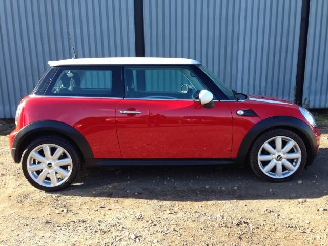 2008 MINI HATCH 1.6 COOPER D image 2