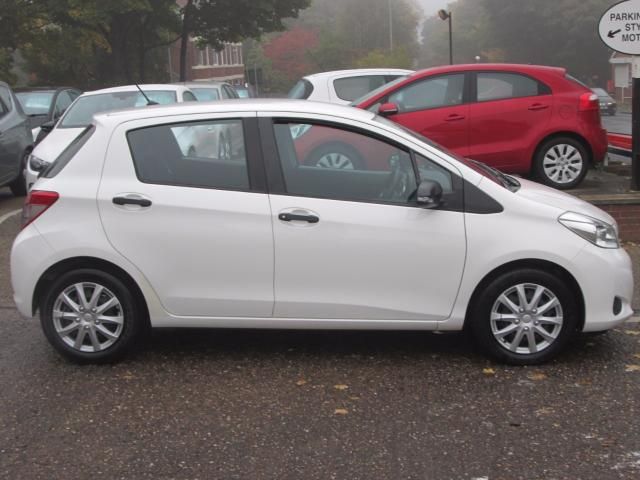 2012 TOYOTA YARIS 1.0 VVT-I image 2