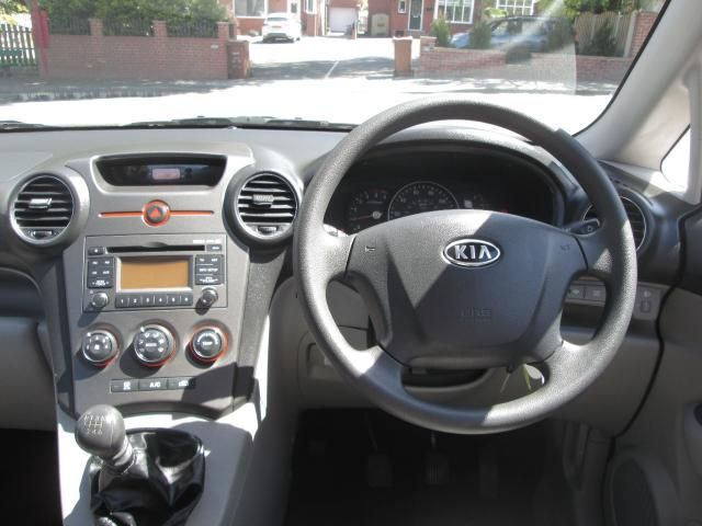 2012 KIA CARENS 1.6 CRDI image 4