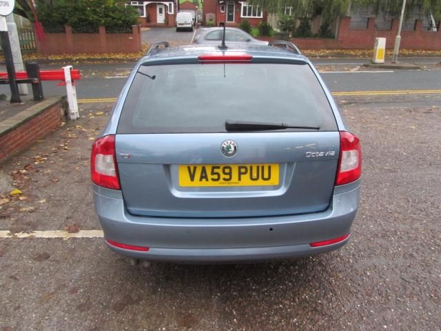 2010 SKODA OCTAVIA 2.0 image 3