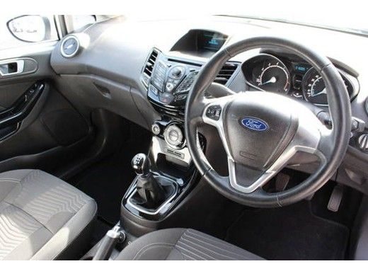 2013 Ford Fiesta Zetec image 4