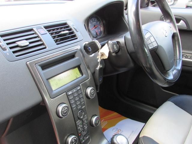 2009 VOLVO S40 1.6 R-DESIGN SPORT image 4