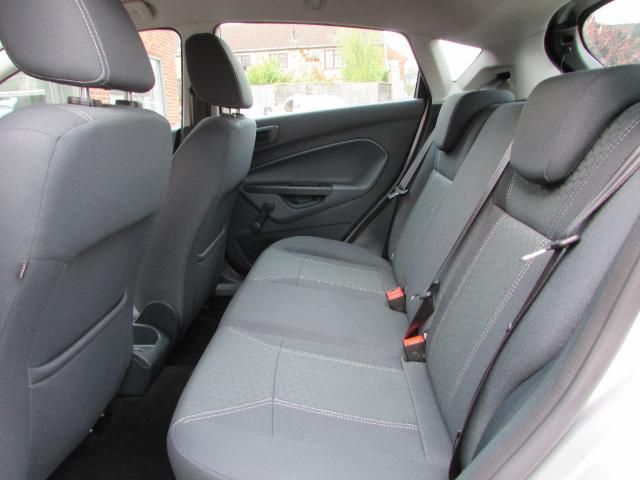 2011 FORD FIESTA 1.2 ZETEC image 5