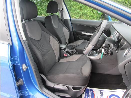 2008 Peugeot 308 1.6 HDI Sport image 3
