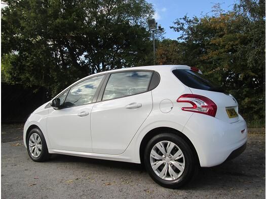 2013 Peugeot 208 1.2 VTi image 2