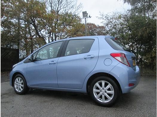 2013 Toyota Yaris 1.33 VVT-i TR 5dr image 2
