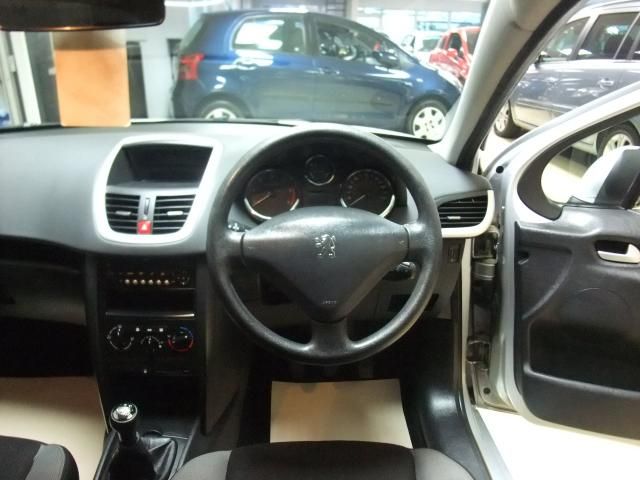 2009 PEUGEOT 207 1.4 S HDI image 4