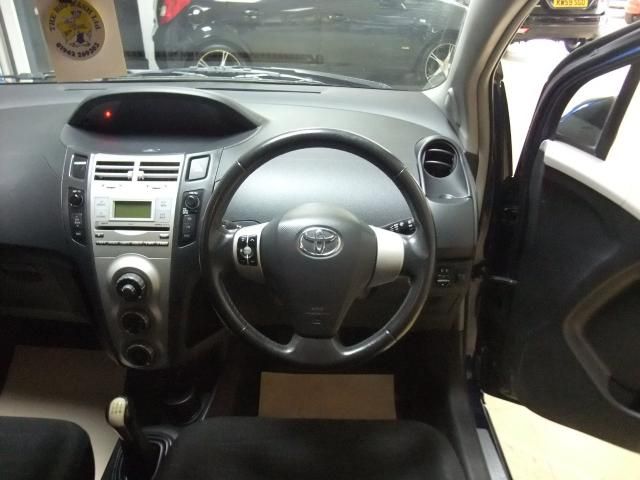 2007 TOYOTA YARIS 1.4 image 4