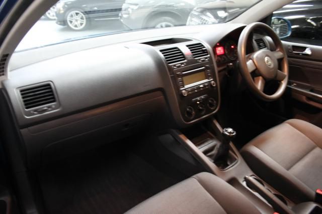 2004 VOLKSWAGEN GOLF 1.4 S image 4