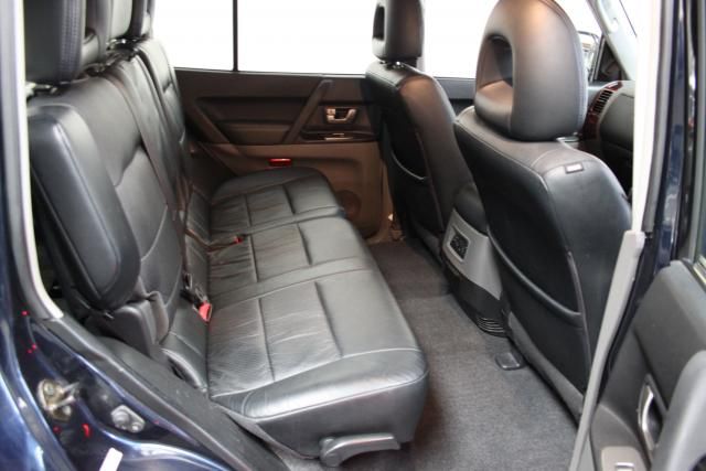 2004 MITSUBISHI SHOGUN 3.2 image 5