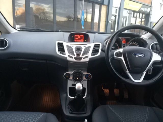 2010 FORD FIESTA 1.2 ZETEC image 4