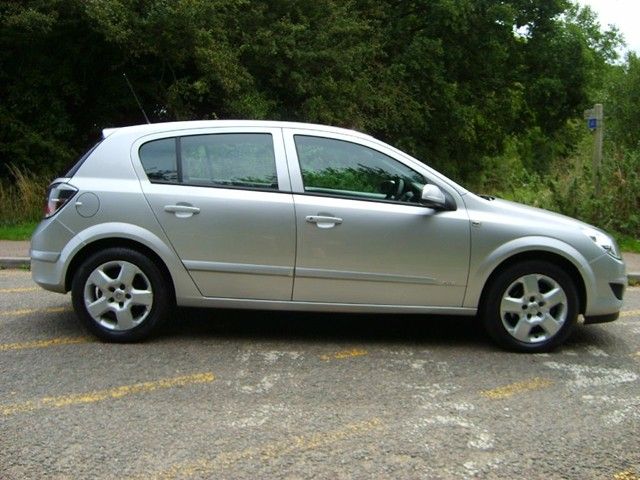 2008 Vauxhall Astra 1.3 CDTi image 2