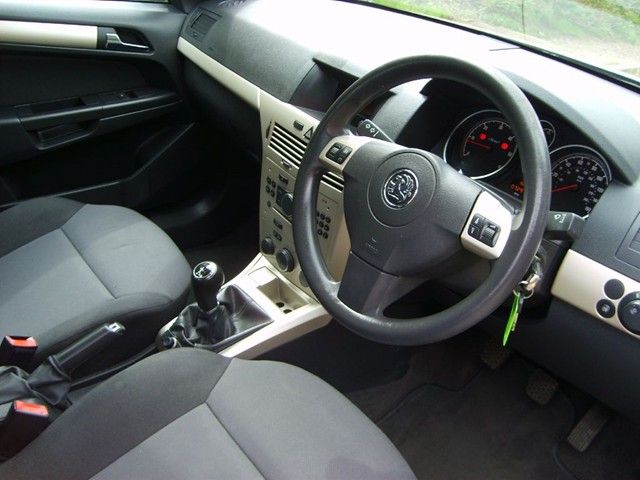 2008 Vauxhall Astra 1.3 CDTi image 4