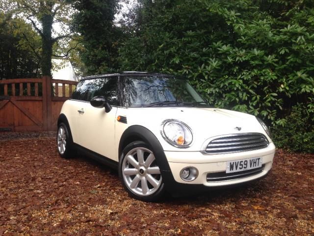 2009 MINI HATCH 1.6 COOPER image 1