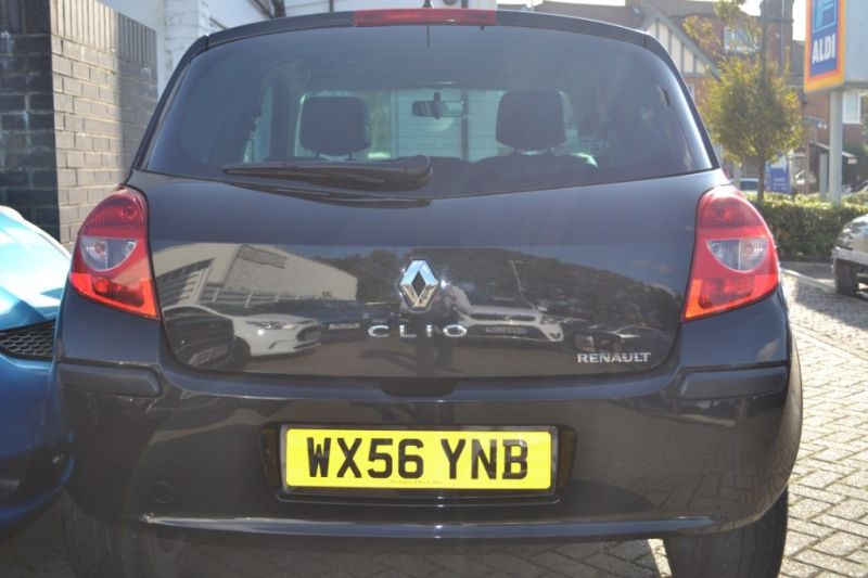 2006 Renault Clio Dynamique S 3dr image 3