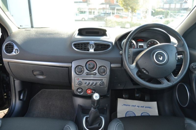 2006 Renault Clio Dynamique S 3dr image 4