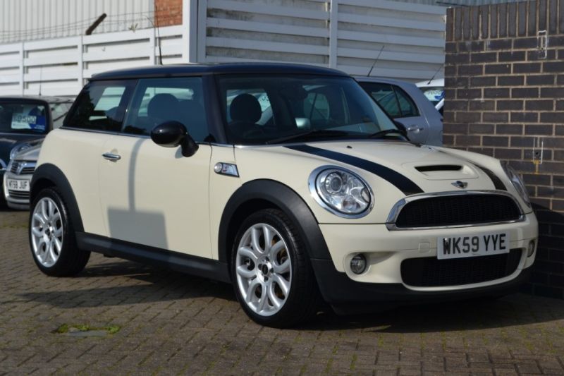 2009 Mini Hatch Cooper S 3dr image 1