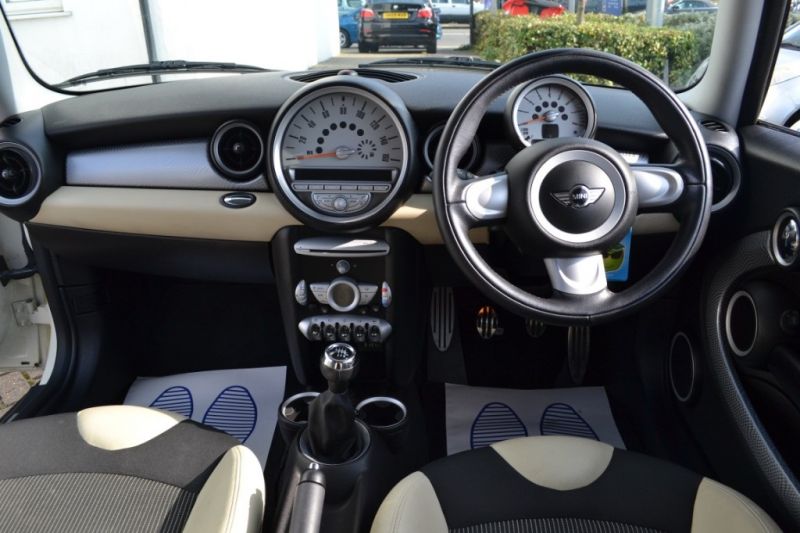 2009 Mini Hatch Cooper S 3dr image 4