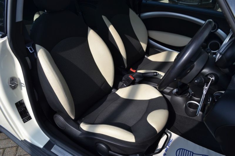 2009 Mini Hatch Cooper S 3dr image 5