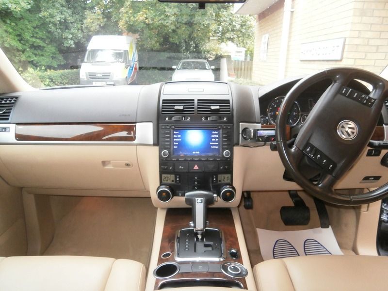 2005 Volkswagen Touareg TDI SE Sport image 4