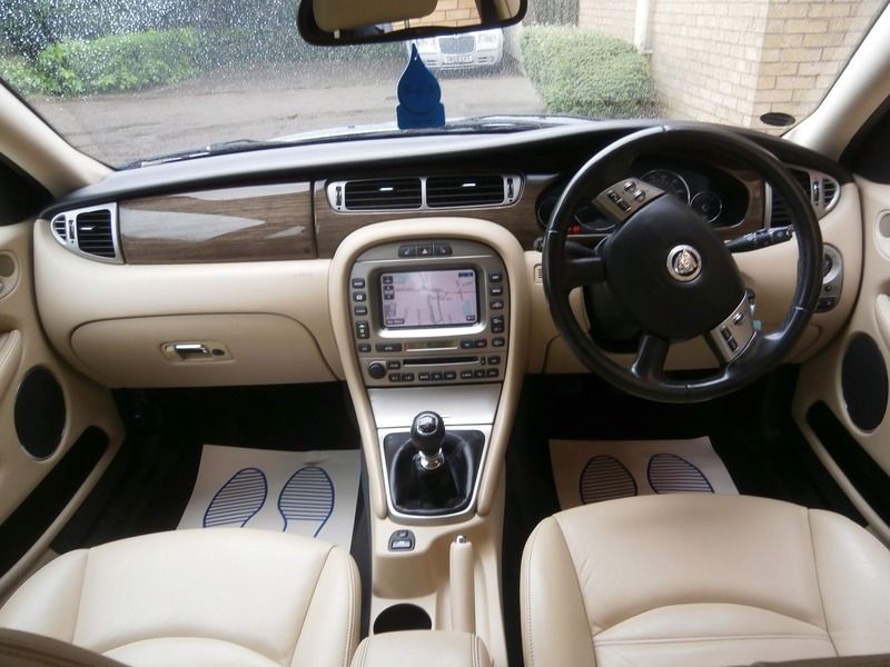 2008 Jaguar X-Type SE image 4