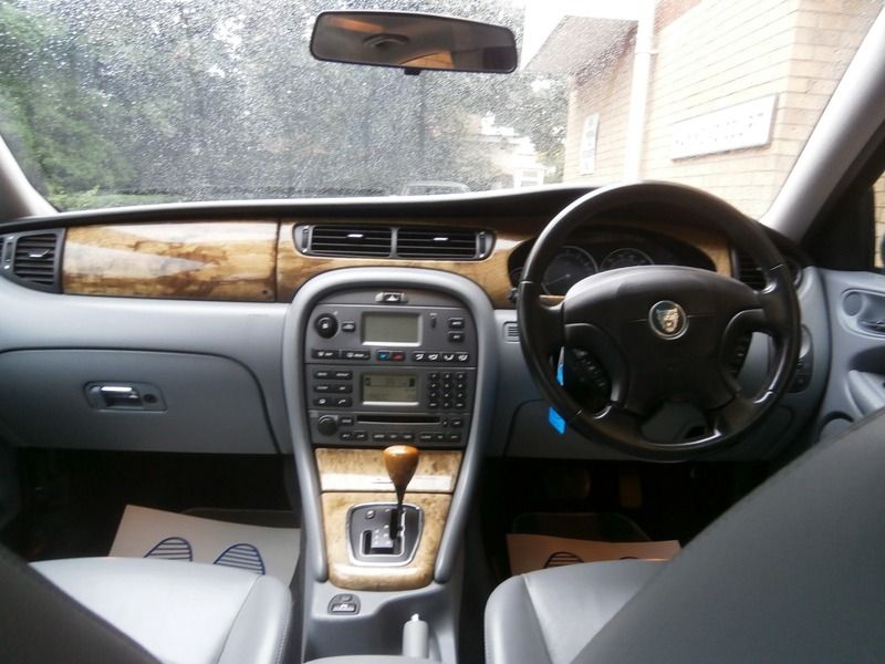 2004 Jaguar X-Type V6 SE image 3