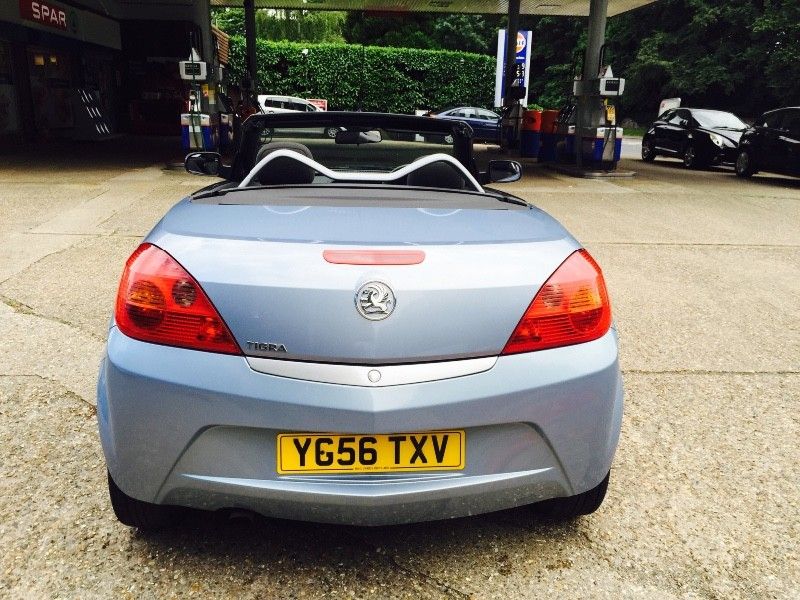 2006 Vauxhall Tigra 1.4i 16v image 3
