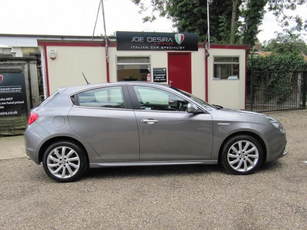 2012 Alfa Romeo Giulietta 2.0 JTM-2 image 3