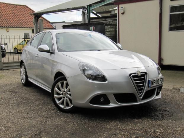 2010 Alfa Romeo Giulietta 2.0 JTDM-2 image 1