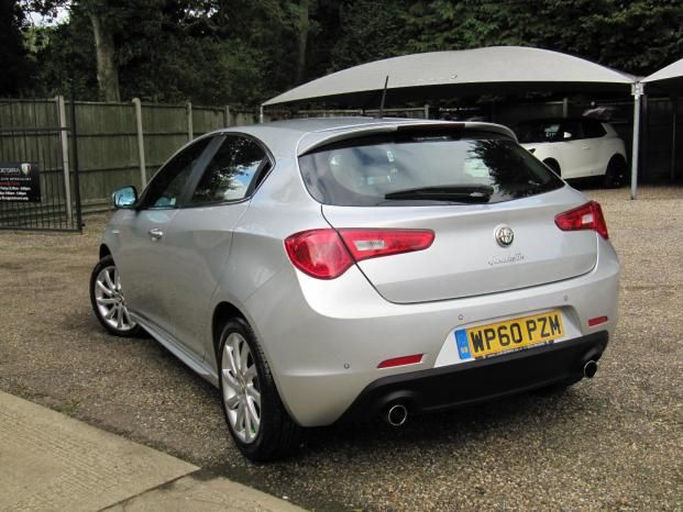 2010 Alfa Romeo Giulietta 2.0 JTDM-2 image 2