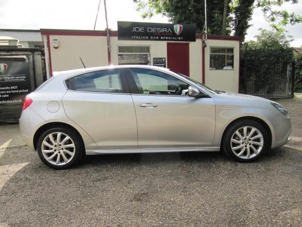 2010 Alfa Romeo Giulietta 2.0 JTDM-2 image 3