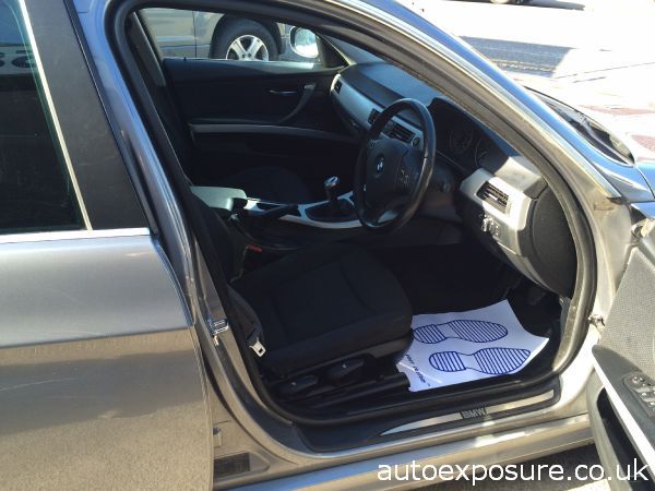 2008 BMW 3 Series 330i SE image 3