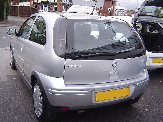 2006 VAUXHALL CORSA 1.4 i 16v 3dr image 3