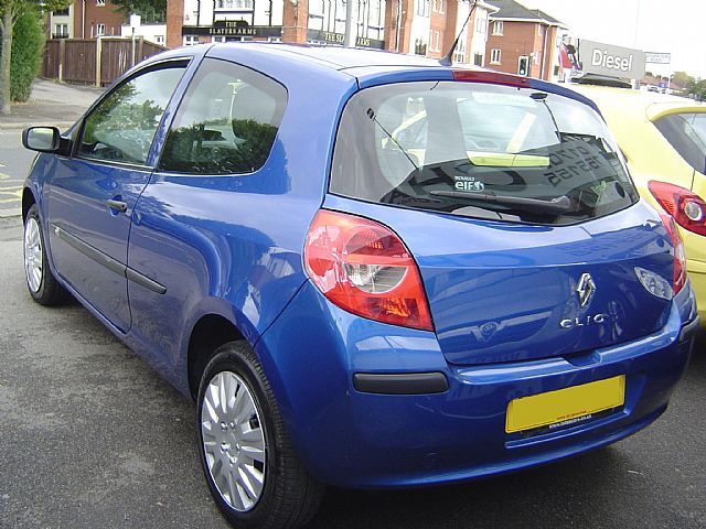 2008 RENAULT CLIO 1.2 Extreme 3 door image 3