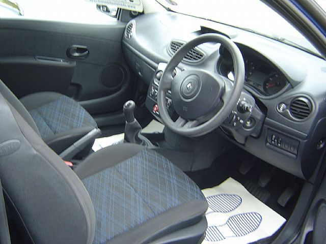 2008 RENAULT CLIO 1.2 Extreme 3 door image 4