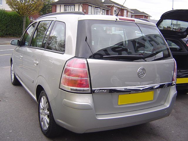 2006 VAUXHALL ZAFIRA 1.6 i 16v Club 5dr image 3