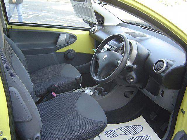 2007 PEUGEOT 107 1.0 Urban 3 Door image 4