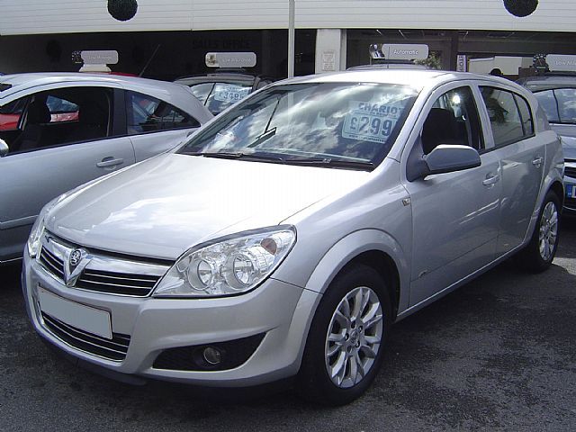 2009 VAUXHALL ASTRA 1.4 i 16v 5dr image 1