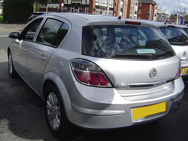 2009 VAUXHALL ASTRA 1.4 i 16v 5dr image 3