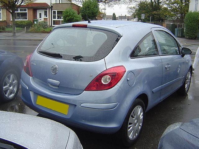 2006 VAUXHALL CORSA 1.2 i 16v Club 3dr image 3