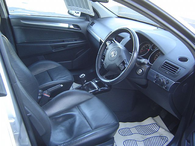 2007 VAUXHALL ASTRA 1.8 i 16v Elite 5dr image 4