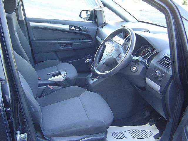 2007 VAUXHALL ZAFIRA 1.6 i 16v Club 5dr image 4