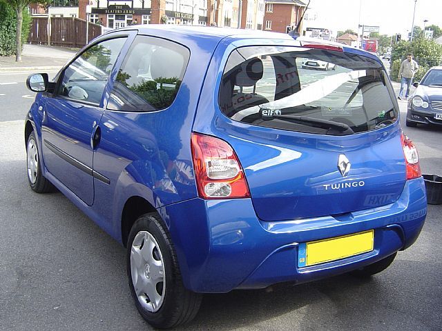 2010 RENAULT TWINGO 1.2 3 Dr image 3