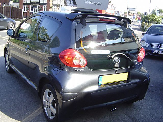 2006 TOYOTA AYGO 1.0 VVT-i Sport 3dr image 3