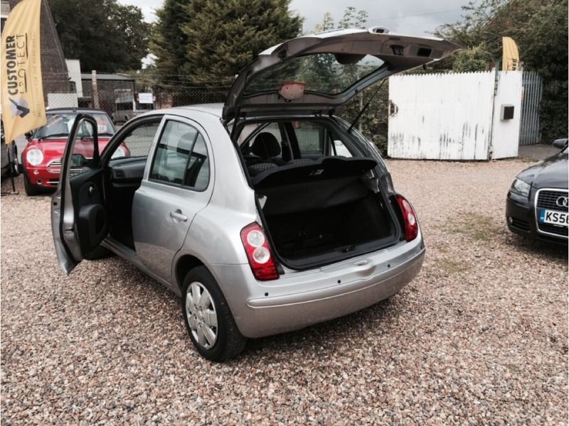 2006 Nissan Micra SE image 3