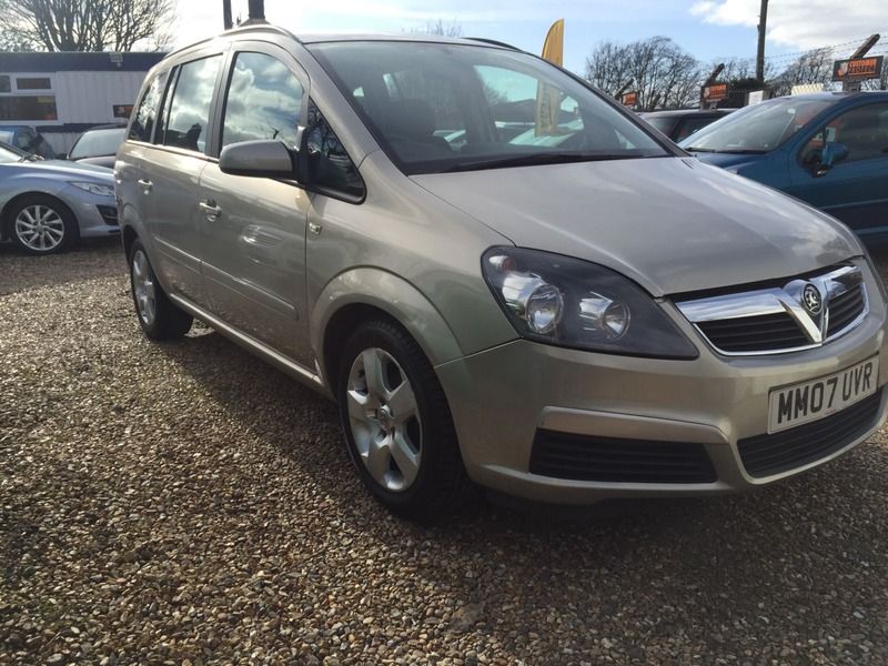 2007 Vauxhall Zafira 1.6I 16V CLUB image 1