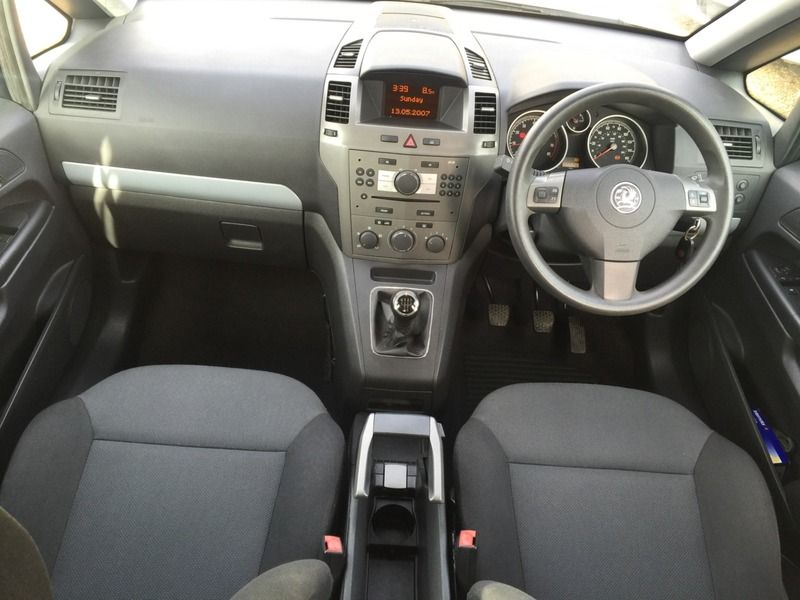 2007 Vauxhall Zafira 1.6I 16V CLUB image 4