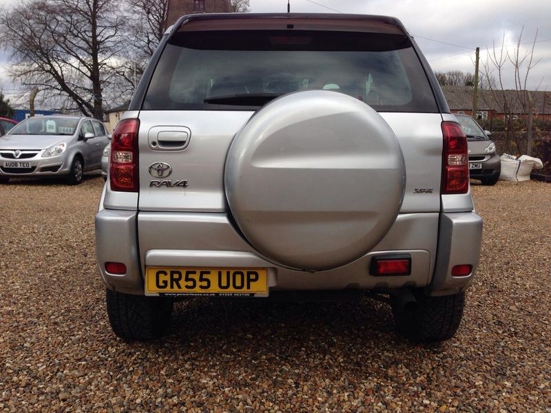 2005 Toyota RAV4 Xt-r image 3