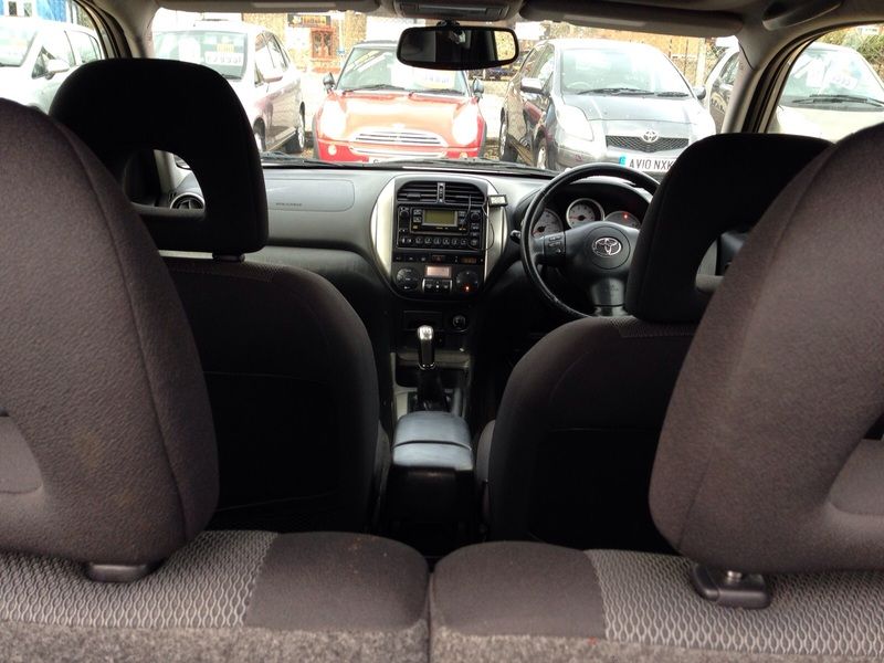 2005 Toyota RAV4 Xt-r image 4