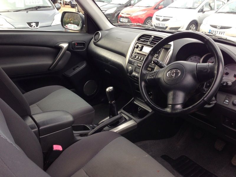 2005 Toyota RAV4 Xt-r image 5